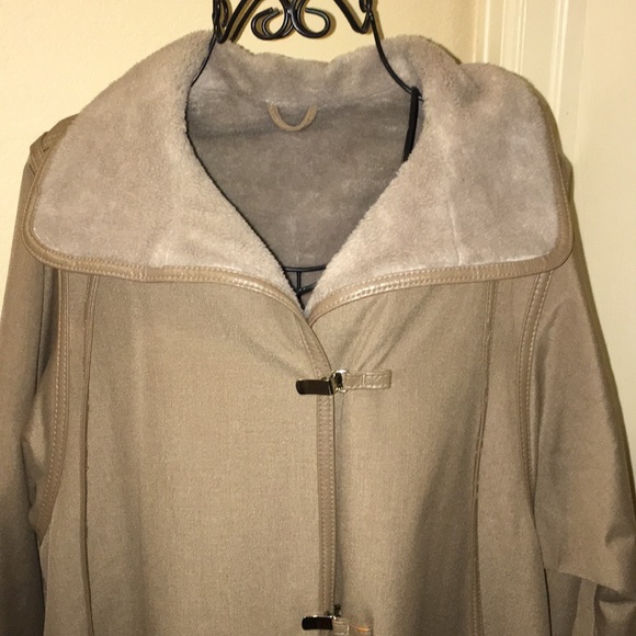 Neusteters Raincheetahs trench Coat - Picture 3 of 8